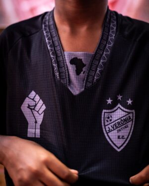 Camisa Edição Racismo - Image 4